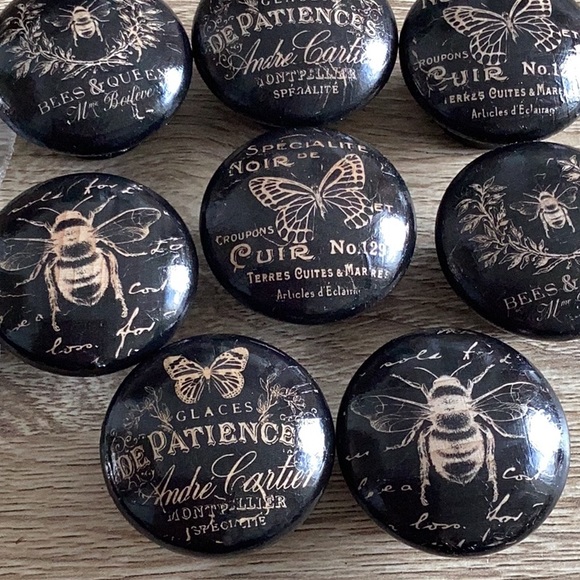 Hand painted wooden pull knobs - Picture 2 of 4